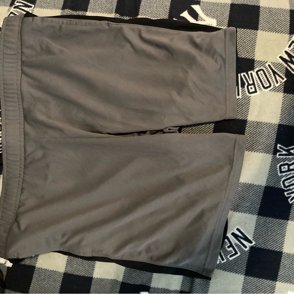 Men’s xl shorts - Picture 3 of 3